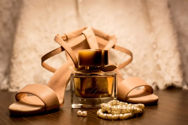 The Invisible Signature: How Fragrance Completes a Life Curated in Fine Jewelry and Luxury Dress